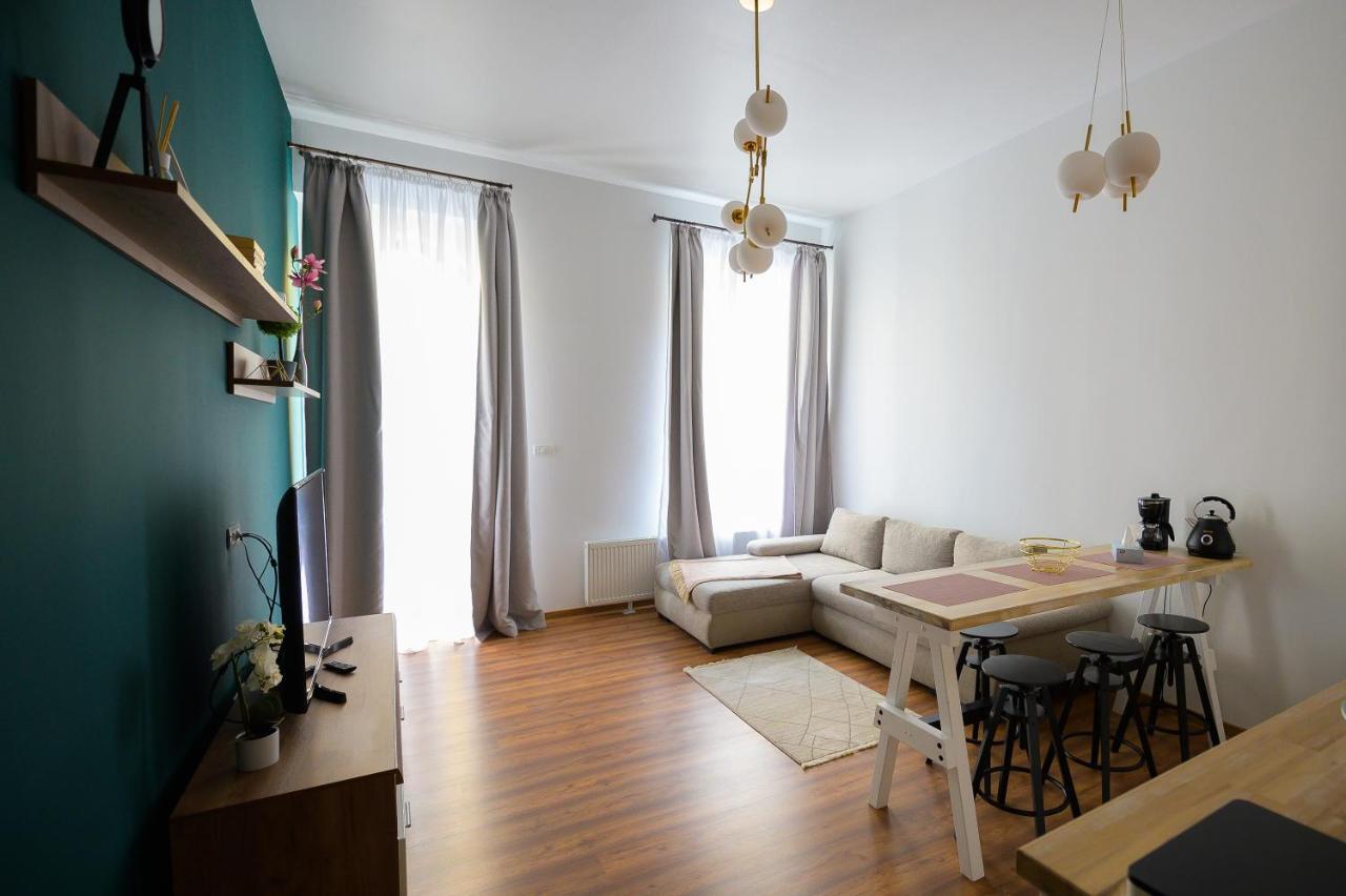 Unirii Old Square Apartments 4 Тимишоара Экстерьер фото