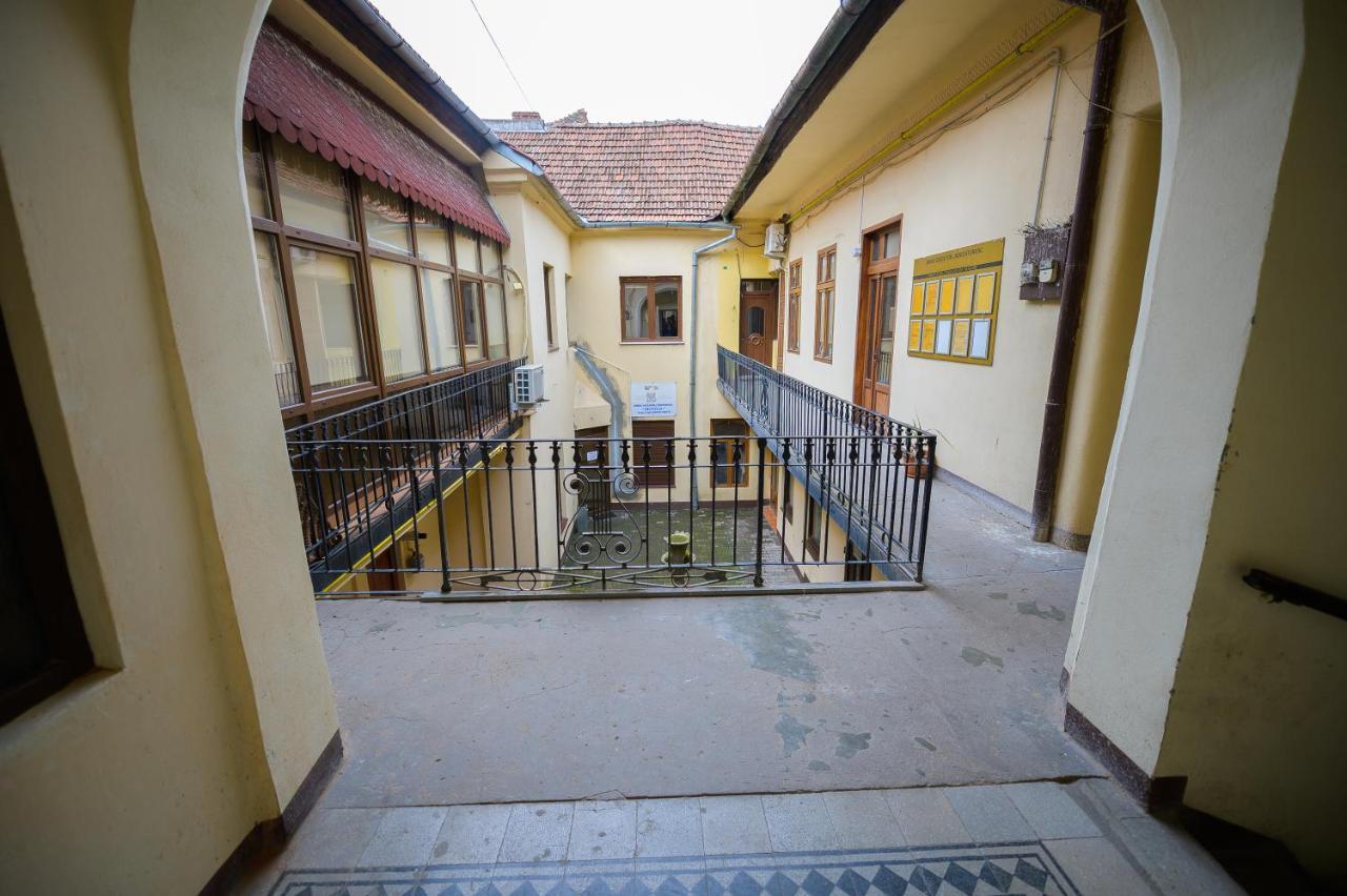 Unirii Old Square Apartments 4 Тимишоара Экстерьер фото